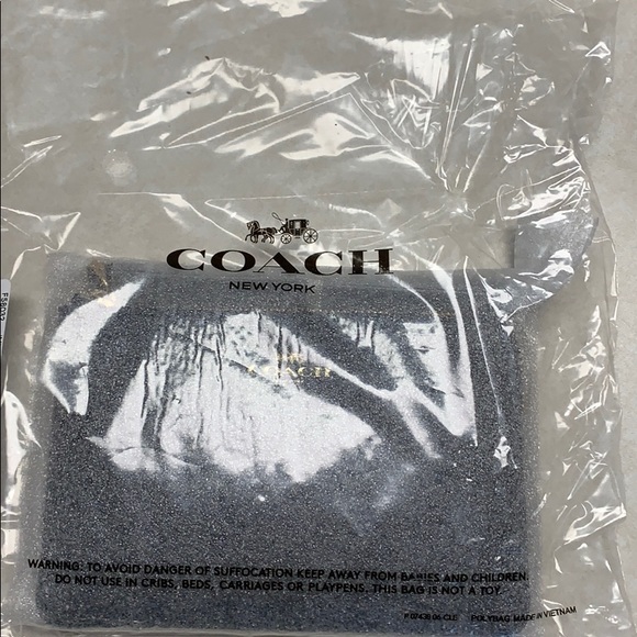 Coach corner wristlet - Picture 9 of 9